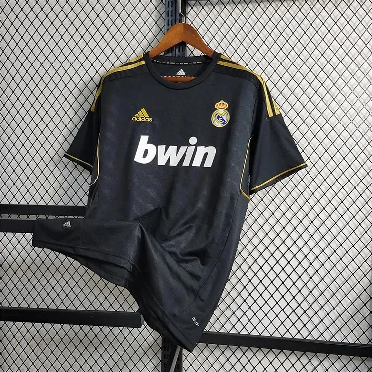 2011/2012 Retro Real Madrid Away - Image 4