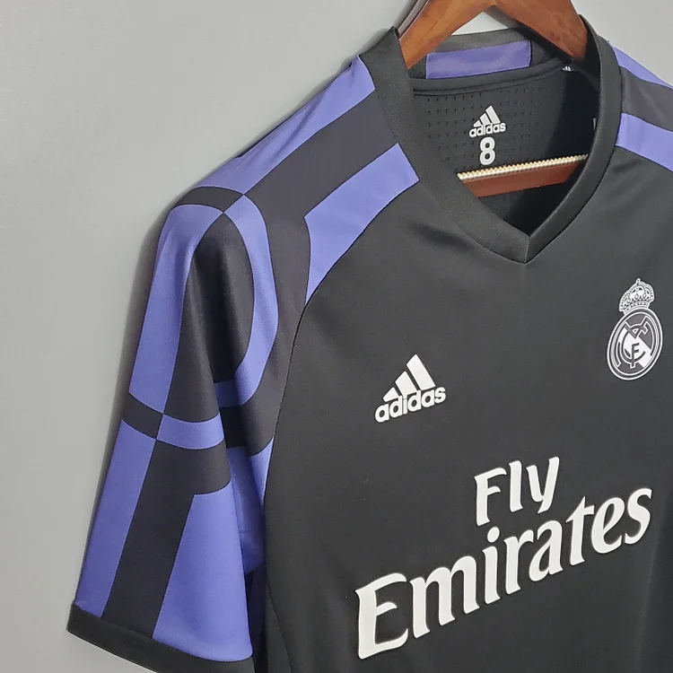 2015/2016 Retro Real Madrid Third Away - Image 7