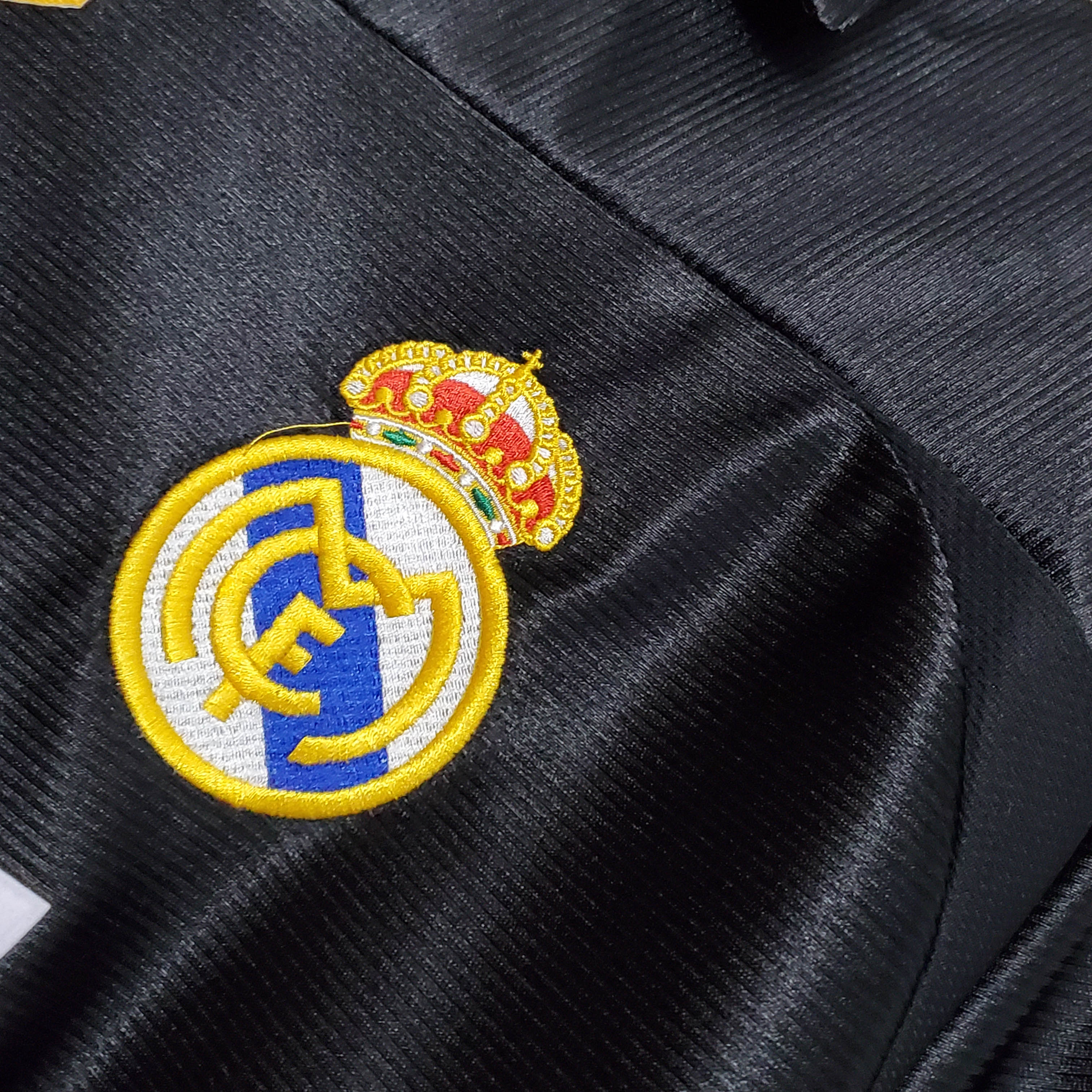 1999/2001 Retro Real Madrid Away - Image 5