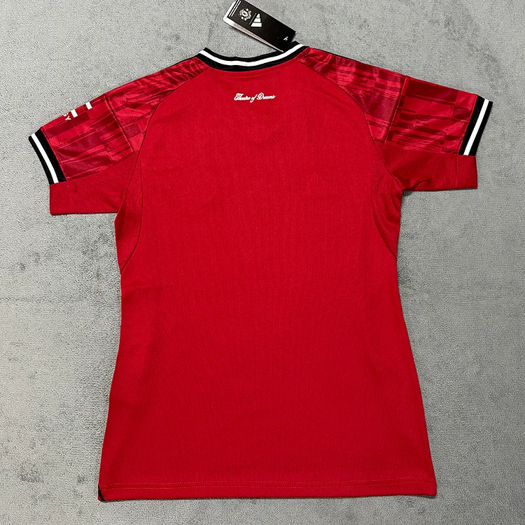 Manchester United 25/26 Home Football Jersey (Women's) - Image 3