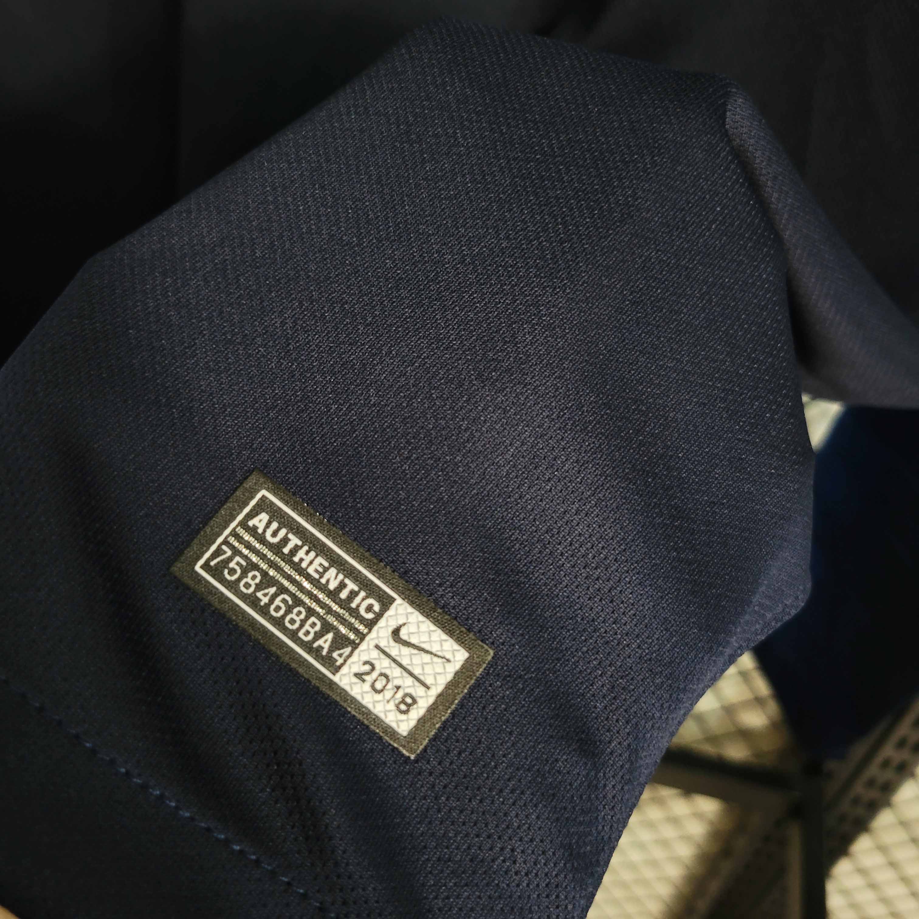 2018 Retro Long Sleeve France Home Football Shirt 1:1 Thai Quality - Image 6