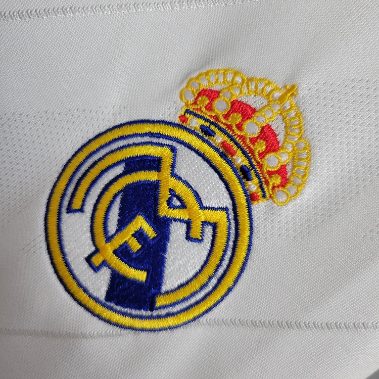 2017/2018 Retro Long Sleeve Real Madrid Home - Image 6