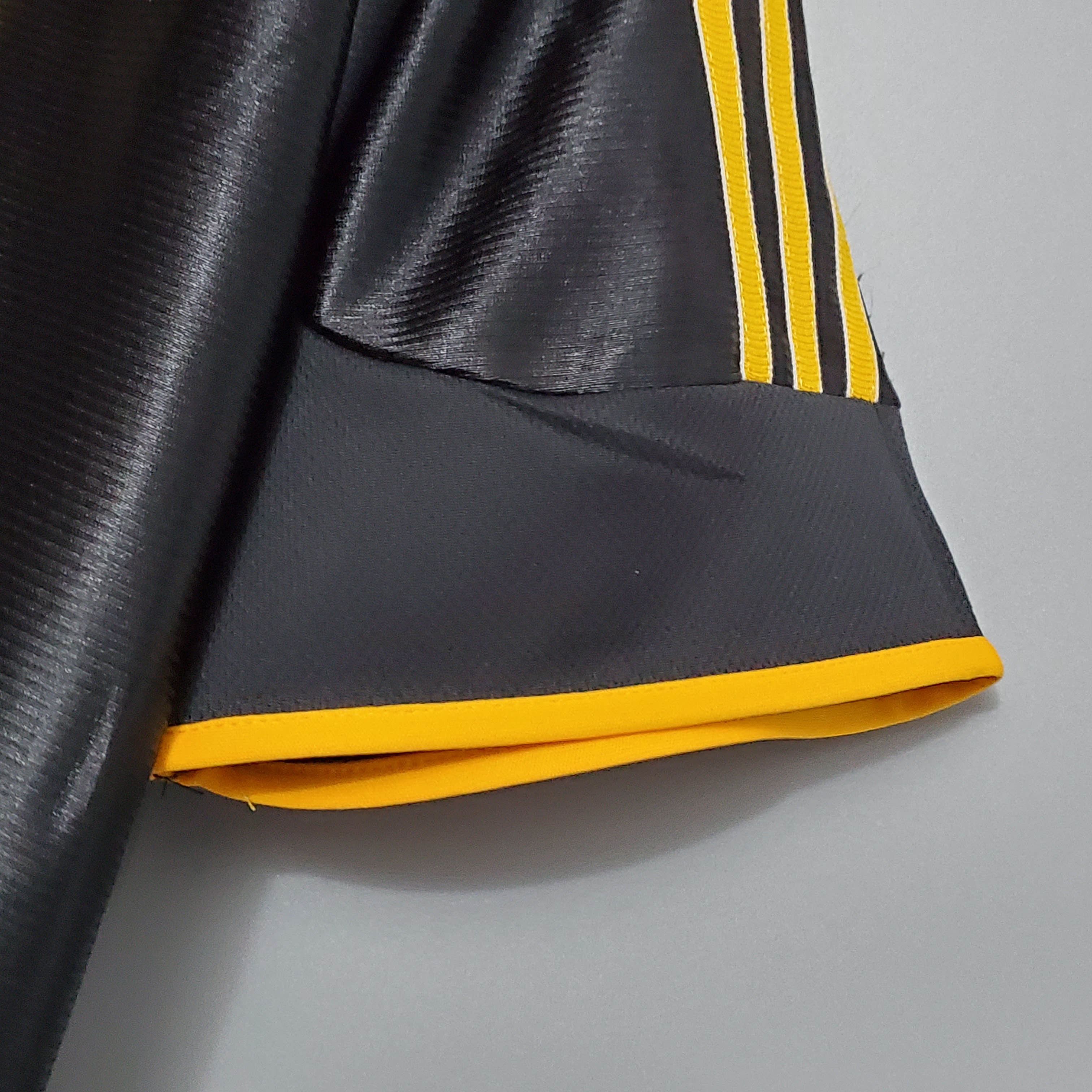 1999/2001 Retro Real Madrid Away - Image 8