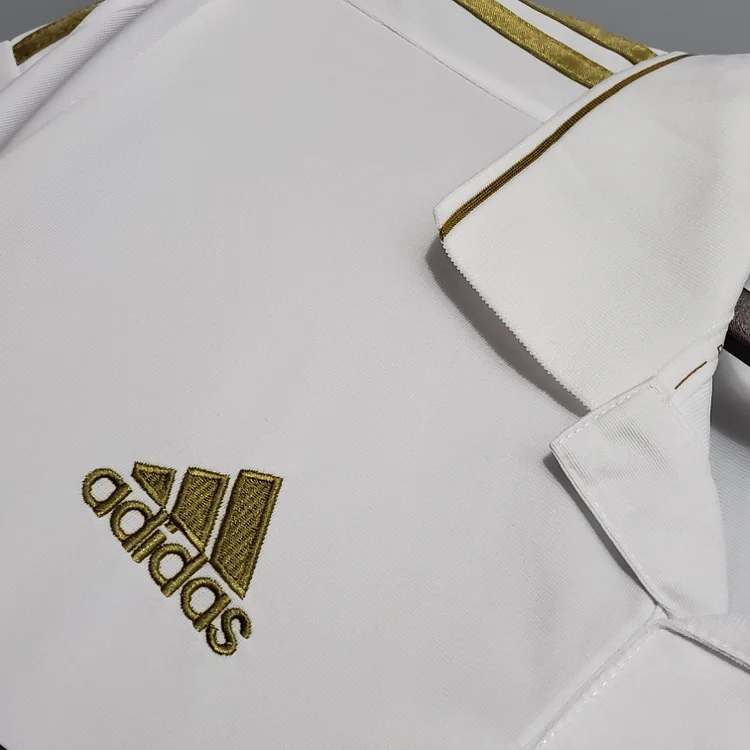 2011/2012 Retro Real Madrid Home - Image 5