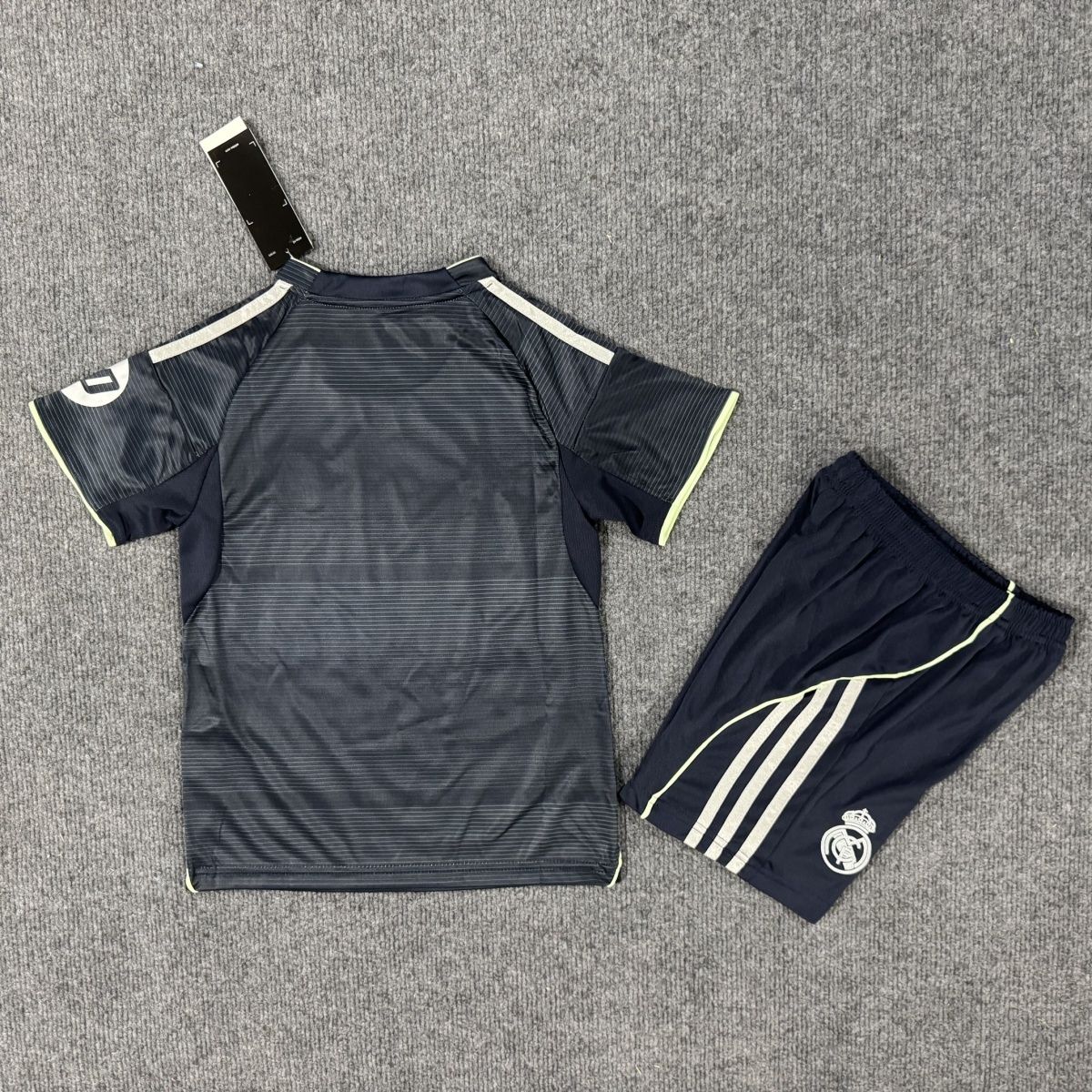 Kids Real Madrid 25/26 Away Football Jersey - Image 2