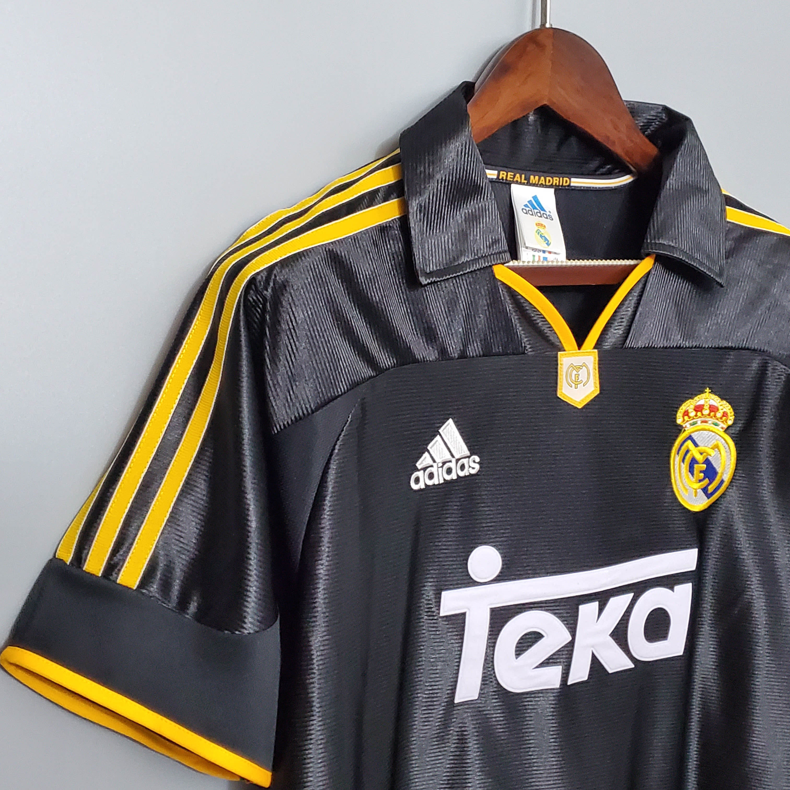 1999/2001 Retro Real Madrid Away - Image 6