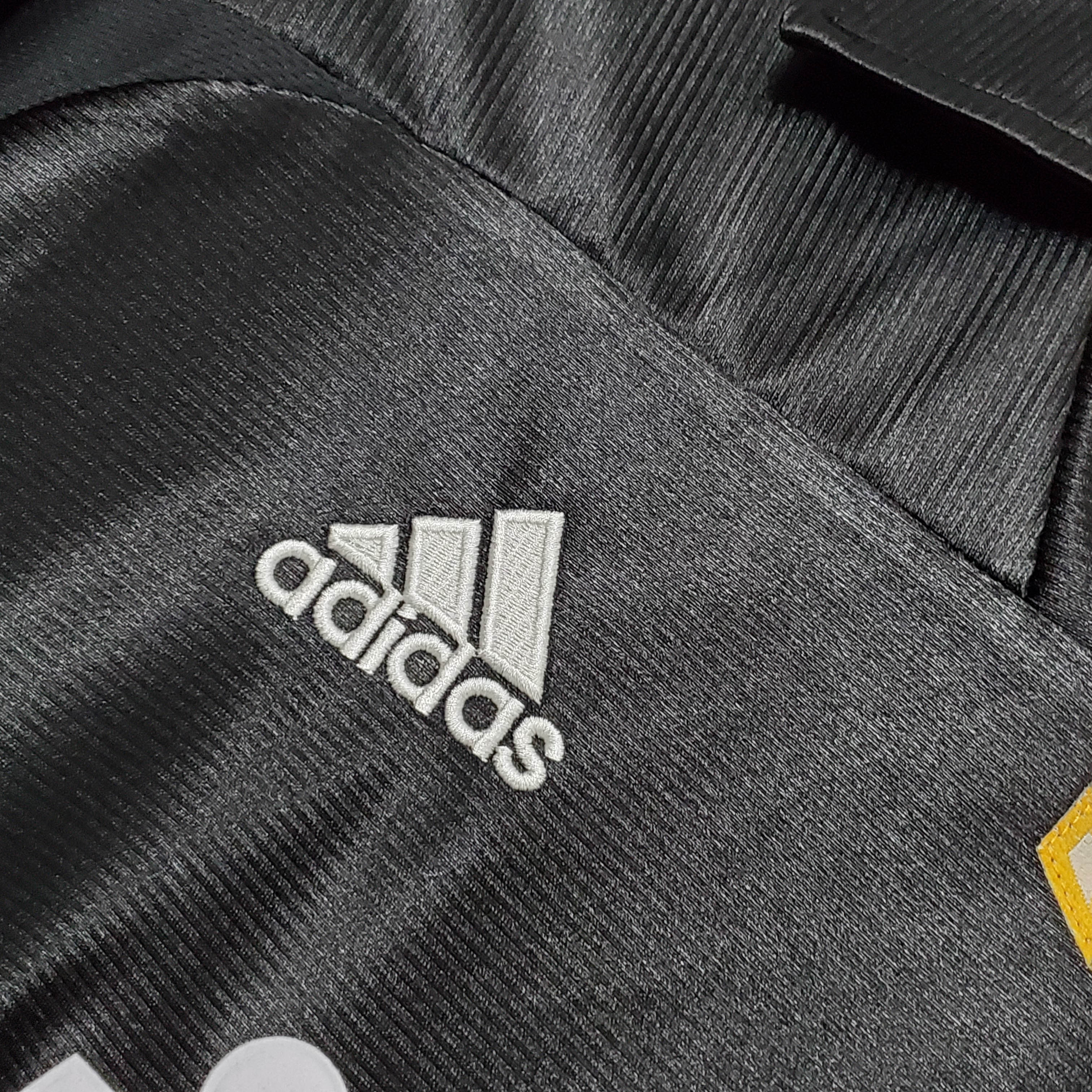 1999/2001 Retro Real Madrid Away - Image 4